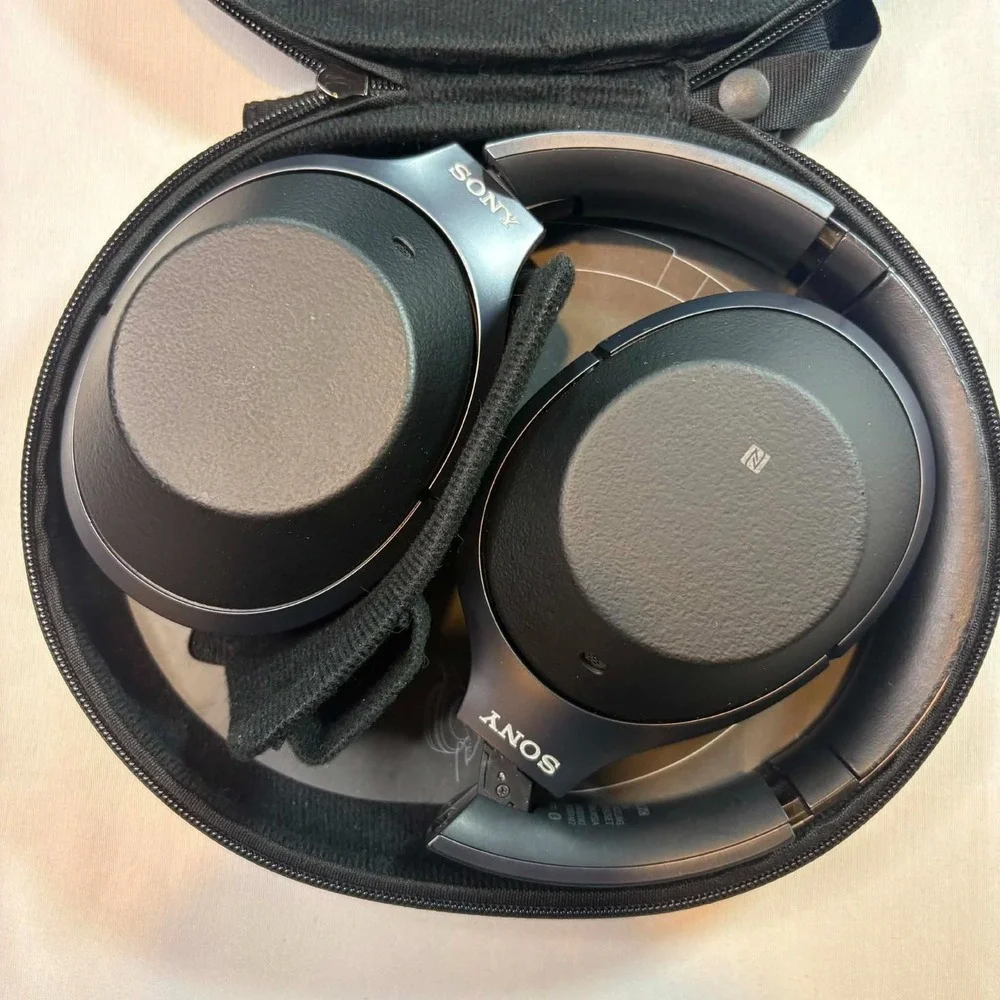 Sony WH-1000XM2 Wireless Noise Canceling Over Ear Headphones Black Case WH1000XM